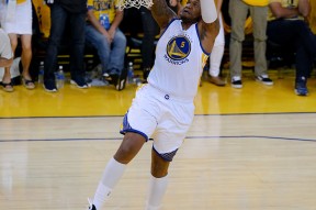 kaiyun sports -包含多伦多猛龙训练开放日，冲刺阶段手感冰凉引欢呼，NBA常规赛在即，球探报告显示潜力的词条