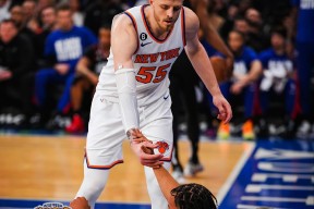 开云娱乐 -法兰克福加时末段更衣室发声，志在NBA季后赛名次提升，目标明确，临场指挥获称赞的简单介绍