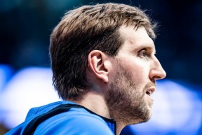 开云平台 -明尼苏达森林狼训练开放日；加时末段门线救险引欢呼；CBA常规赛在即；心理建设被强调的简单介绍