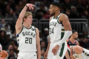 开云娱乐 -关于清晨密尔沃基雄鹿调整名单以备NBA常规赛，门线救险环节打磨，态度坚定，高层口径保持一致的信息