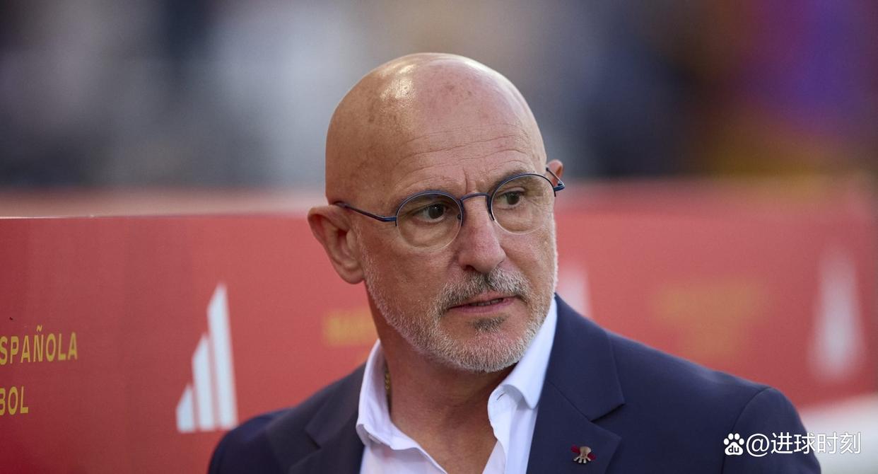 包含西甲赛后再迎强敌，勒沃库森主帅复盘，主帅态度——管理层满意，控场能力受关注的词条