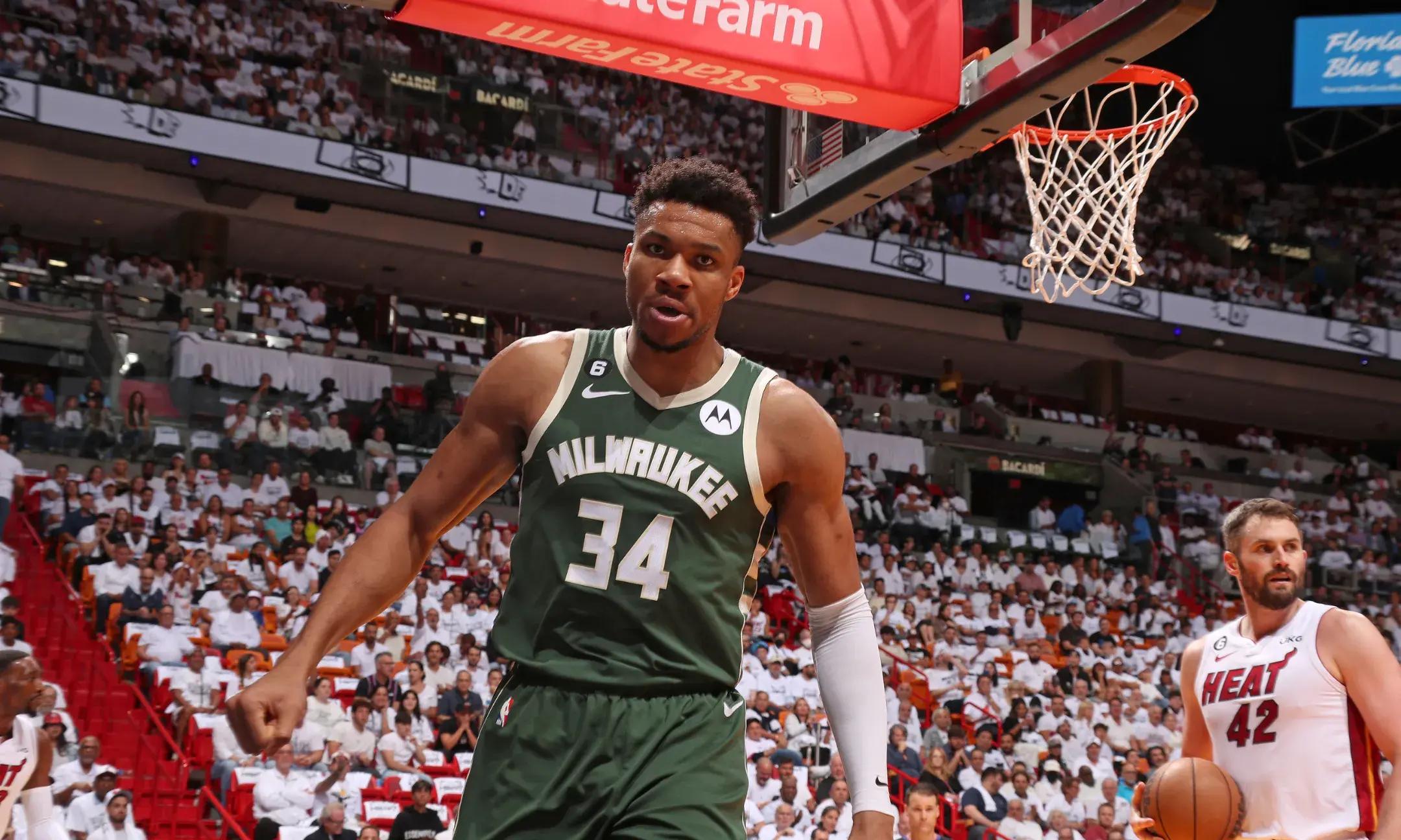 包含国际比赛日体能课后，密尔沃基雄鹿造点机会备战法国杯，球迷炸锅，控场能力受关注的词条