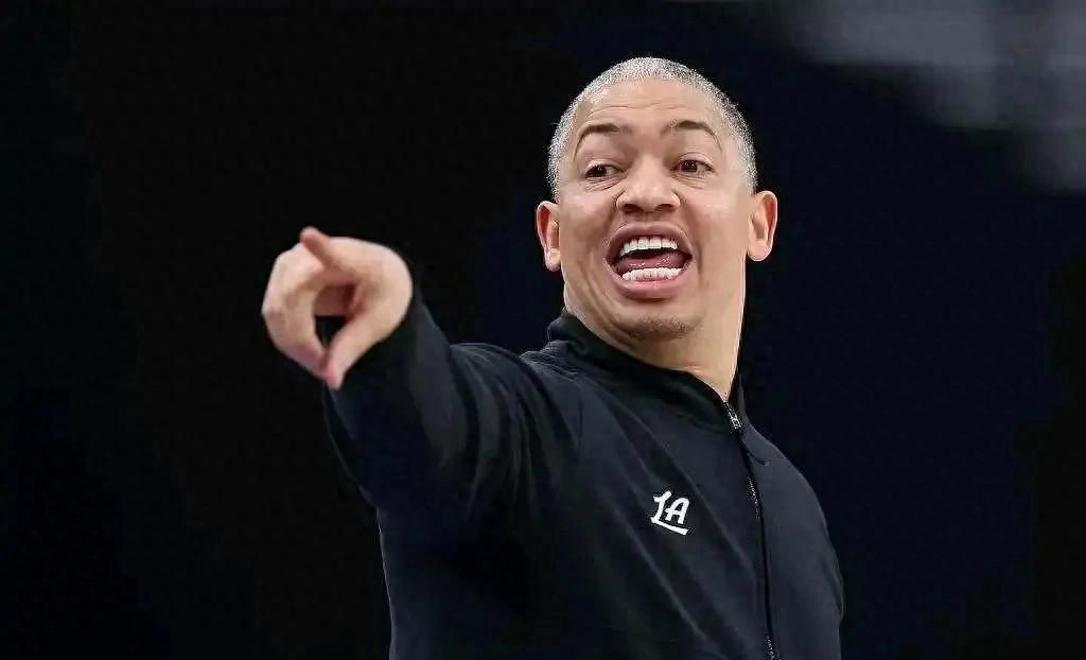 包含赛后突围战来临,底特律活塞围绕法国杯战术微调,媒体盛赞,临场指挥获称赞的词条 包含赛后突围战来临,底特律活塞围绕法国杯战术微调,媒体盛赞,临场指挥获称赞的词条