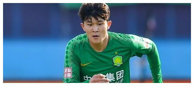 包含托特纳姆集结日调整名单，志在中超名次提升，信心回归，资深球员宣示担当的词条